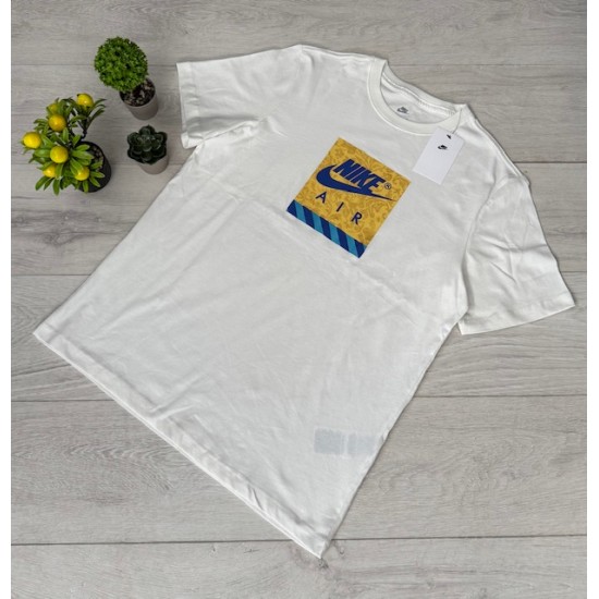 Nike Air Ανδρικό T-shirt Λευκό με Πολύχρωμο Print Nike Air Ανδρικό T-shirt Λευκό με Πολύχρωμο Print