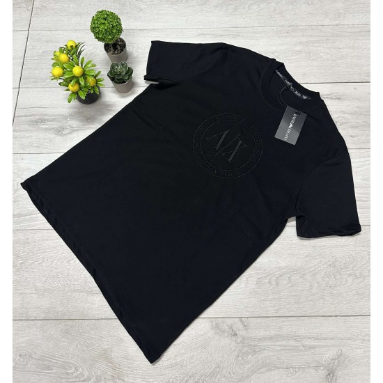 Μπλούζα Armani Exchange – Μαύρη με Ανάγλυφο Λογότυπο